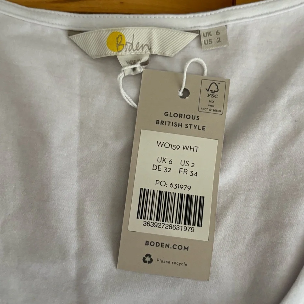 Boden White Tank Top Womens Size 2 New With Tag 91% cotton Sleeveless Cami Shirt - Picture 3 of 4